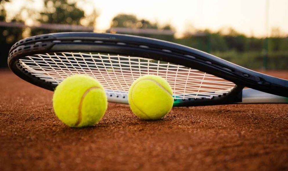 What to Consider When Purchasing a Tennis Racket