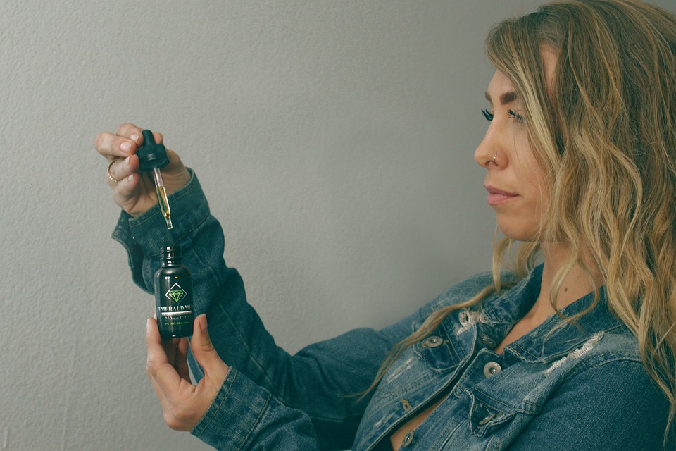 Using CBD Oil For Chronic Pain Management